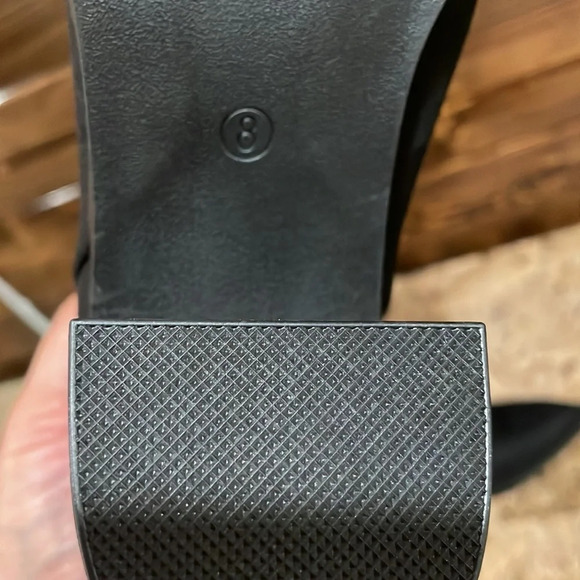 Black Boots with Double Chain - Picture 10 of 11